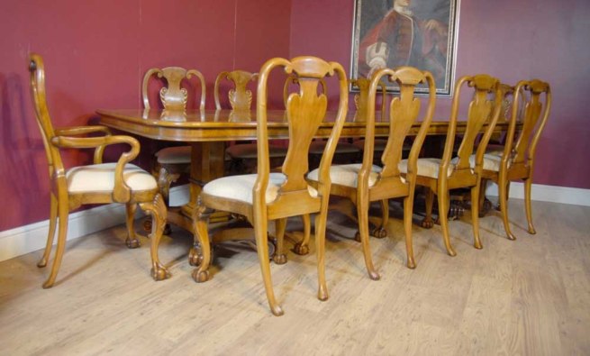 English George III Walnut Dining Table & 10 Queen Anne Chairs