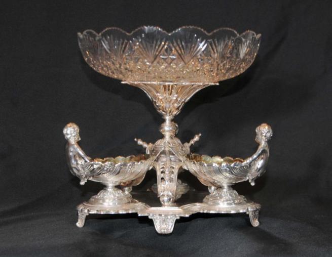 Sheffield Silver Plate Cherub Epergne Centrepiece Dipper