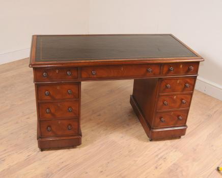 Caoba victoriana Pedestal Desk Escritorios rodilla Hole mesa