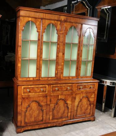 Georgian Eibenholz Bücherschrank Regale Möbel