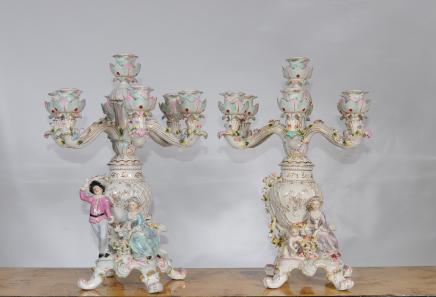 Paire de candélabres en porcelaine de Meissen Figurines Bougies Paire de candélabres en porcelaine de Meissen Figurines Bougies