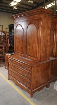 Oak Linen Cabinet Drinks Chest Farmhouse Furniture Oak Linen Cabinet Drinks Chest Farmhouse Furniture