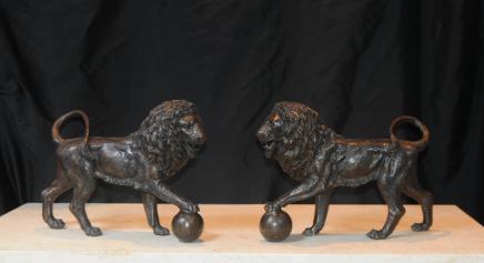 Paar italienische Bronze Lion Gatekeeper Statuen Classic Cat Casting