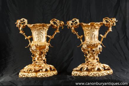 Paar Louis XV Ormolu Vasen Urnen Rococo Trophy