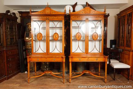 Paar Regency Satinwood Vitrinen Regale Sheraton Möbel