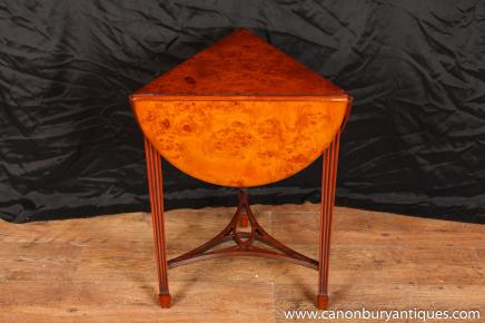 Regency Walnut Clover Beistelltisch Occasional Cocktail Tables