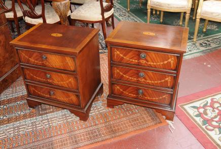 Paire Commodes Regency Sheraton chevet tiroirs Armoires Chevets