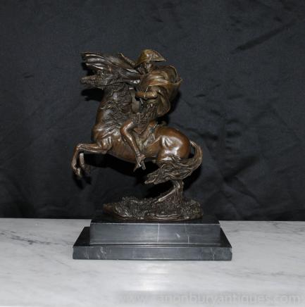 Moulage du bronze empereur français Napoléon à cheval Héros militaire
