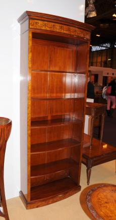 高大的Regency酒店喜来登打开书柜胡桃木书柜