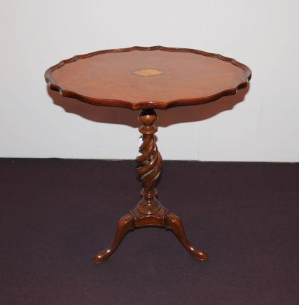 Walnut Victorian Side Table Spiral Tripod Base Cocktail Tables 