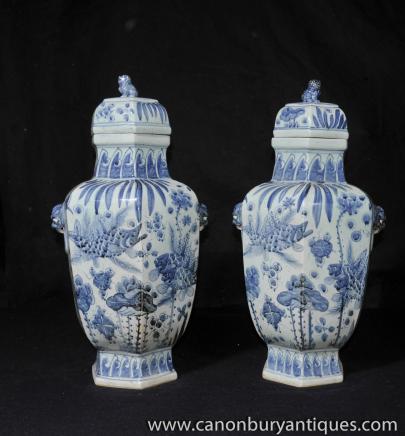 Pair Blue and White Chinese Porcelain Vases Urns Nanking Pottery 