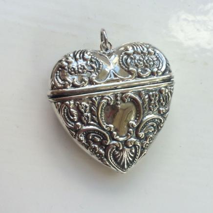 Fine Silver Filigree Heart Vesta