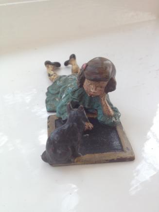 Little Girl with Chalk Board Geshutz Bronze