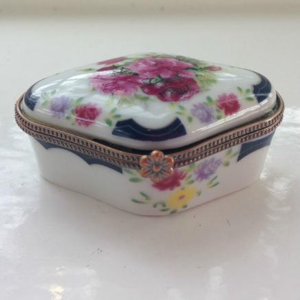 Porcelain Rose Bouquet Trinket