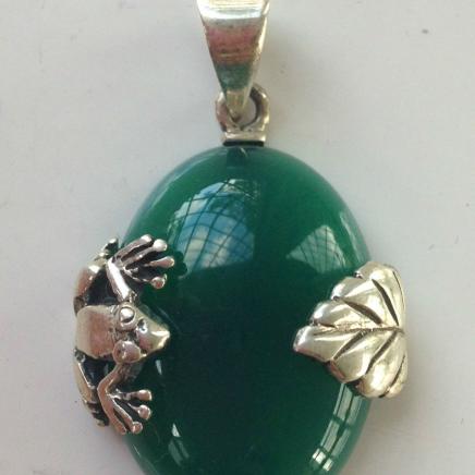 Silver & Jade Frog Leaf Pendant