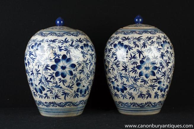 Pair Blue and White Chinese Porcelain Ming Urns Vases Arabesques