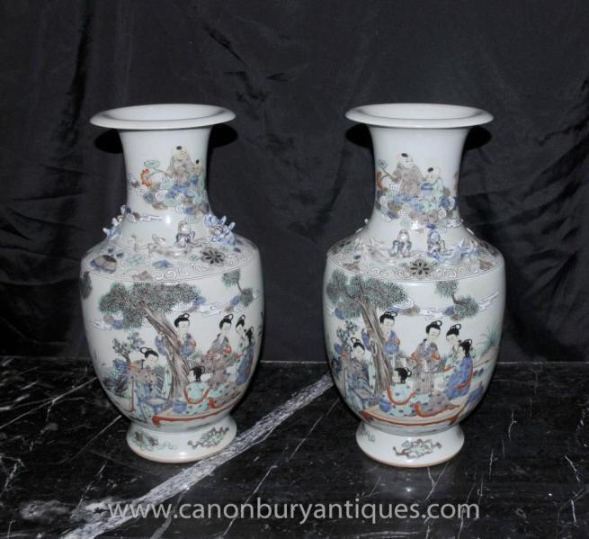 Pair Chinese Tongzhi Ming Porcelain Vases Urns
