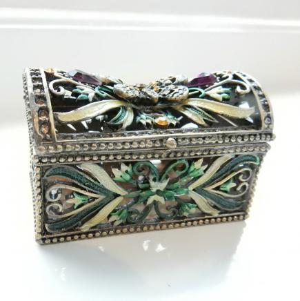 Diamante Butterfly Trinket 