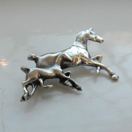 Silver Horse & Foal Show Pin 