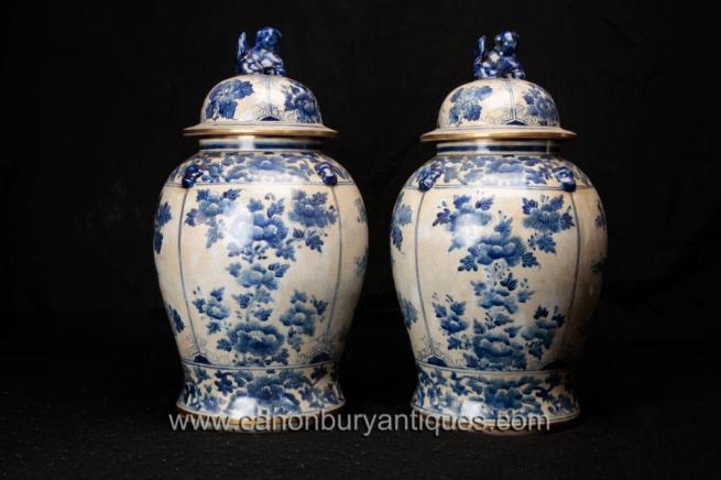 Pair Chinese Nanking Blue and White Porcelain Vases Lidded Urns Ginger Jars