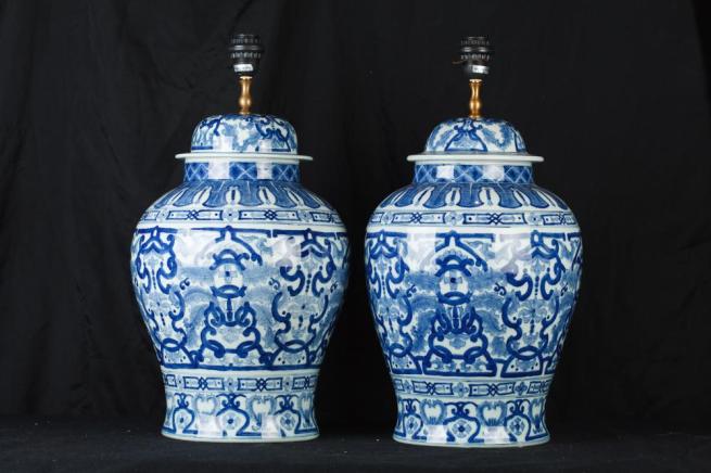 Pair Chinese Blue and White Porcelain Urn Lamps Ginger Jar Table Lights