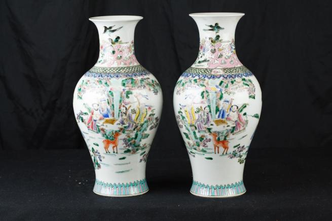 Pair Chinese Kangxi Porcelain Painted Vases Urns Ceramic Pottery