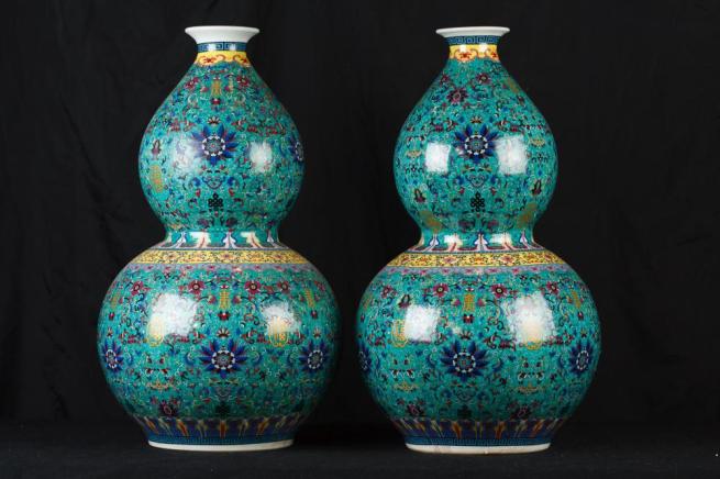 Pair Chinese Porcelain Wucai Vases Urns Double Gourd Arabesques