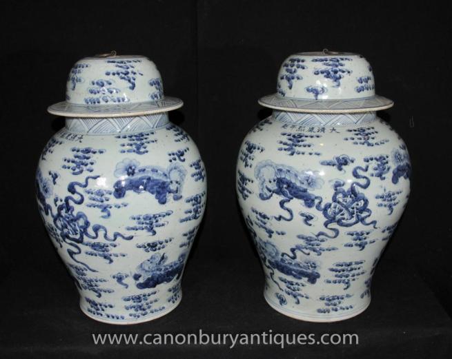 Pair Jingdezhen Blue and White Chinese Porcelain Ginger Jars Urns Vases