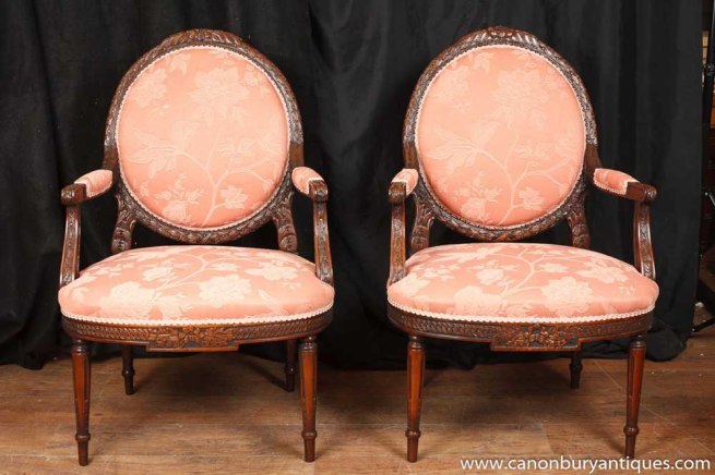 Pair Victorian Carved Arm Chairs Fauteils Mahogany Chair