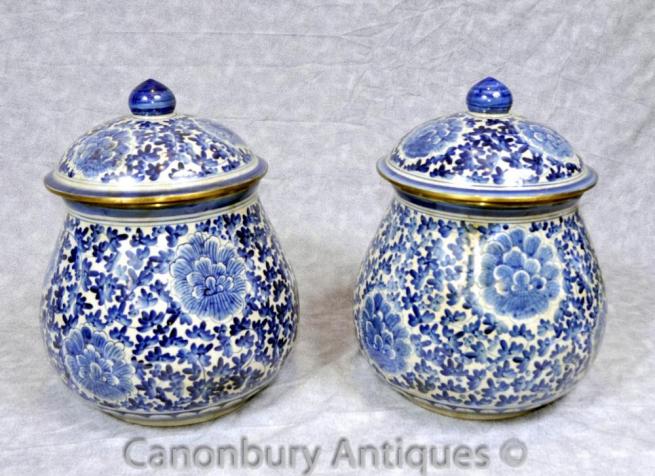 Pair Blue White Porcelain Kangxi Porcelain Urns Lidded Urn Chinese Vase