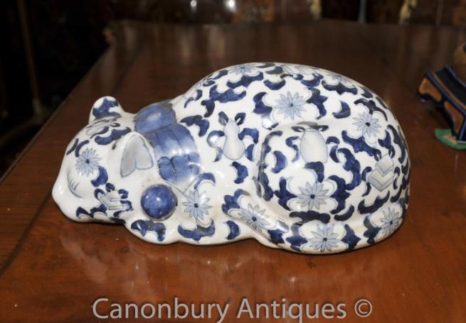 Chinese Blue and White Porcelain Ming Cat