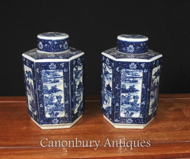 Pair Chinese Blue and White Nanking Porcelain Lidded Urns Vases Jars