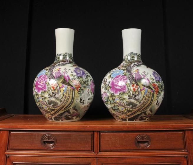 Pair Chinese Ming Porcelain Shangping Vases Urns Birds
