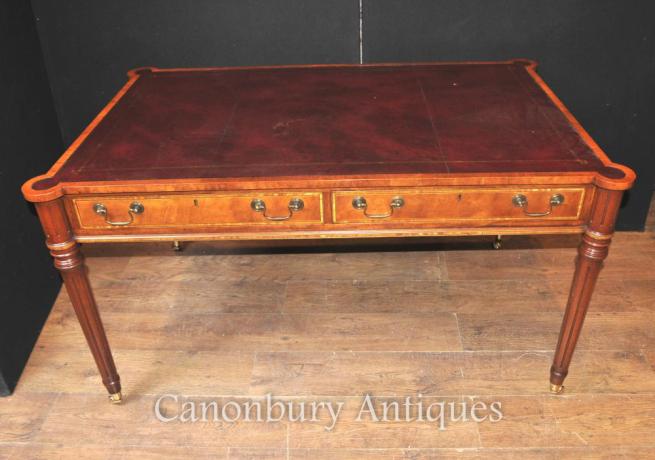 Sheraton Desk in Walnut Writing Table English Furniture