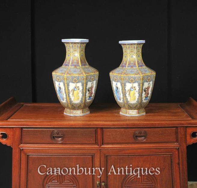 Pair Chinese Imari Porcelain Vases Urns Octagonal Form