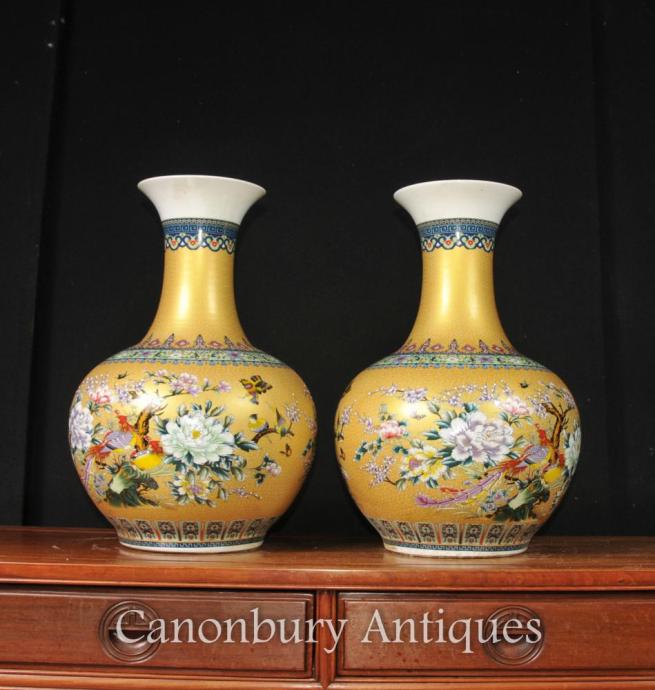 Pair Chinese Kangzi Bulbous Vases Urns Famille Verte