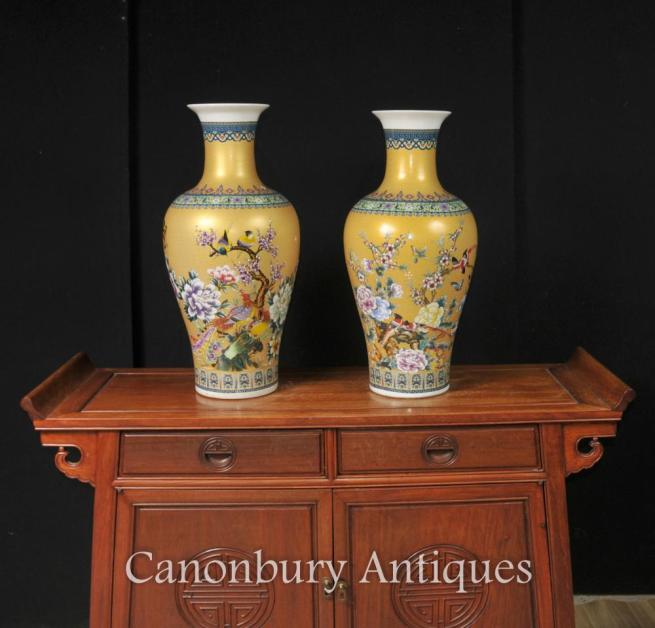 Pair Chinese Kangxi Porcelain Vases Famille Jaune Urns