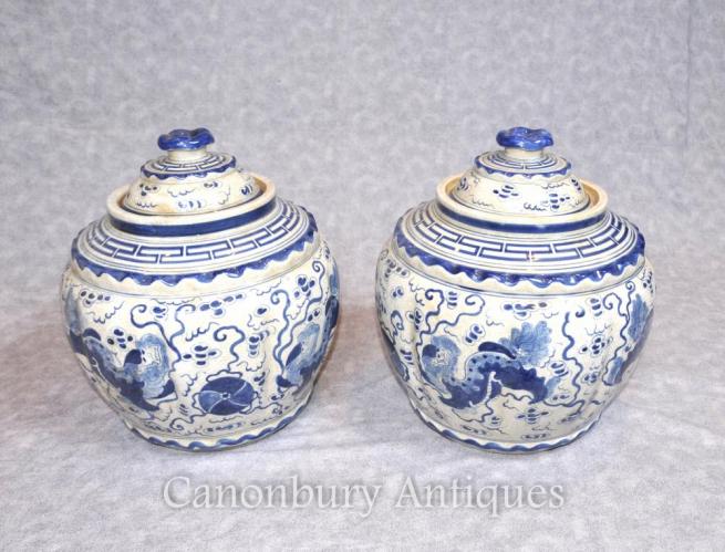 Pair Kangxi Ceramic Lidded Urns Vases Pots Chinese Blue and White porcelain