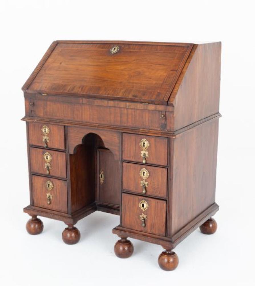 William and Mary Kneehole Desk Walnut Bureau 1700
